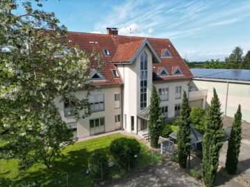 Kapitalanleger aufgepasst!! Mehrfamilienhaus mit ausgezeichneter Lage im Gewerbegebiet Heitersheim, 79423 Heitersheim, Mehrfamilienhaus
