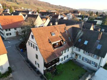 Wohnen auf zwei Ebenen: Großzügige Maisonette-Dachgeschosswohnung in Weil am Rhein, 79576 Weil am Rhein, Maisonettewohnung