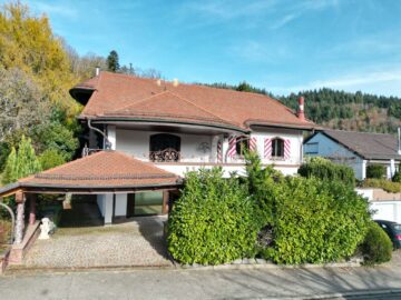 Einzigartige Villa in Waldkirch, 79183 Waldkirch Kollnau, Zweifamilienhaus