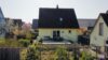 Schönes Einfamilienhaus mit unverbaubarem Blick auf den Kaiserstuhl - Frontansicht