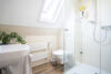Schönes Einfamilienhaus mit unverbaubarem Blick auf den Kaiserstuhl - Badezimmer OG