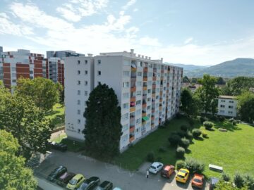 Panorama-Blick und attraktive Rendite: Vermietete 1-Zimmer-Wohnung in Freiburg, 79114 Freiburg im Breisgau, Etagenwohnung