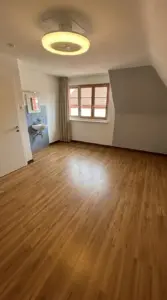 DG Einzimmerwohnung mit Etagentoilette - (KI generiert)
