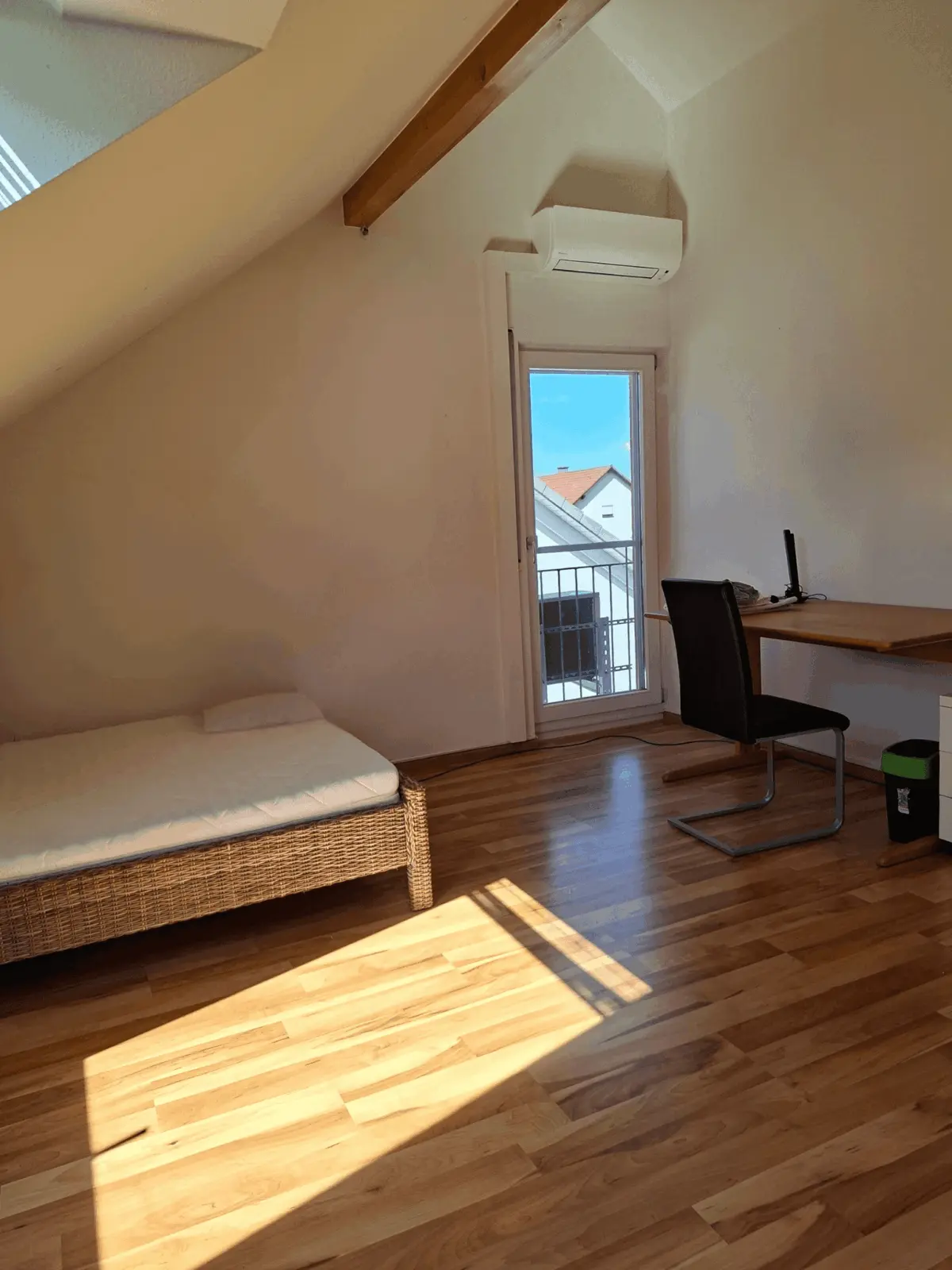 Schlafzimmer DG