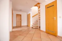 Flur mit Wendeltreppe